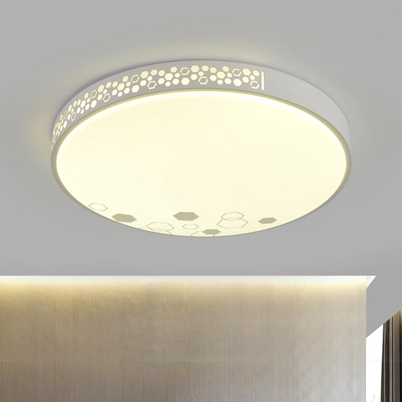 Contemporary Disk Ceiling Fixture Metal Bedroom LED Flush Mount Lighting in White Clearhalo 'Ceiling Lights' 'Close To Ceiling Lights' 'Close to ceiling' 'Flush mount' Lighting' 294593