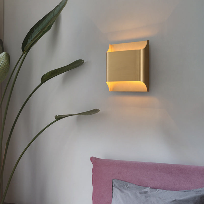 Metal Square Sconce Light Fixture Modern 1 Light LED Gold Wall Lighting Idea for Living Room Clearhalo 'Cast Iron' 'Glass' 'Industrial' 'Modern wall lights' 'Modern' 'Tiffany' 'Traditional wall lights' 'Wall Lamps & Sconces' 'Wall Lights' Lighting' 339044