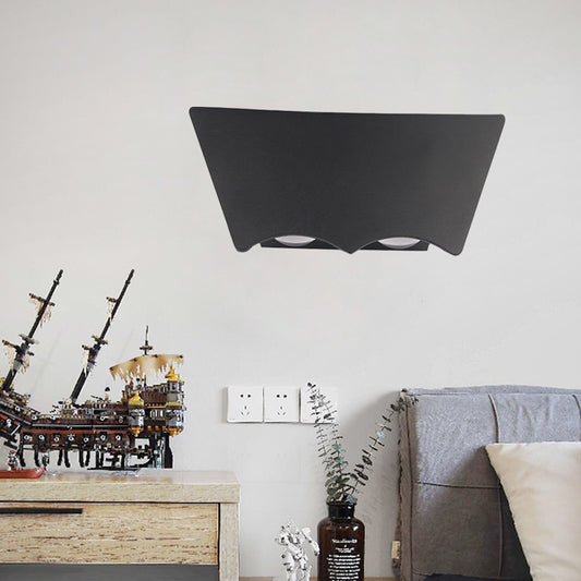 Black Geometric Wall Sconce Light Modern LED Metal Wall Mount Lamp in Warm/White Light Black Clearhalo 'Cast Iron' 'Glass' 'Industrial' 'Modern wall lights' 'Modern' 'Tiffany' 'Traditional wall lights' 'Wall Lamps & Sconces' 'Wall Lights' Lighting' 339518