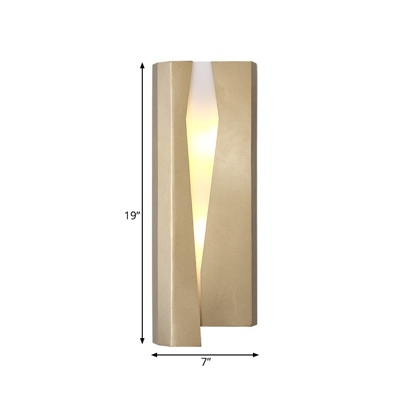 Metal Rectangle Wall Sconce Light Minimalist LED Wall Mount Lamp in Gold for Living Room Clearhalo 'Cast Iron' 'Glass' 'Industrial' 'Modern wall lights' 'Modern' 'Tiffany' 'Traditional wall lights' 'Wall Lamps & Sconces' 'Wall Lights' Lighting' 340364