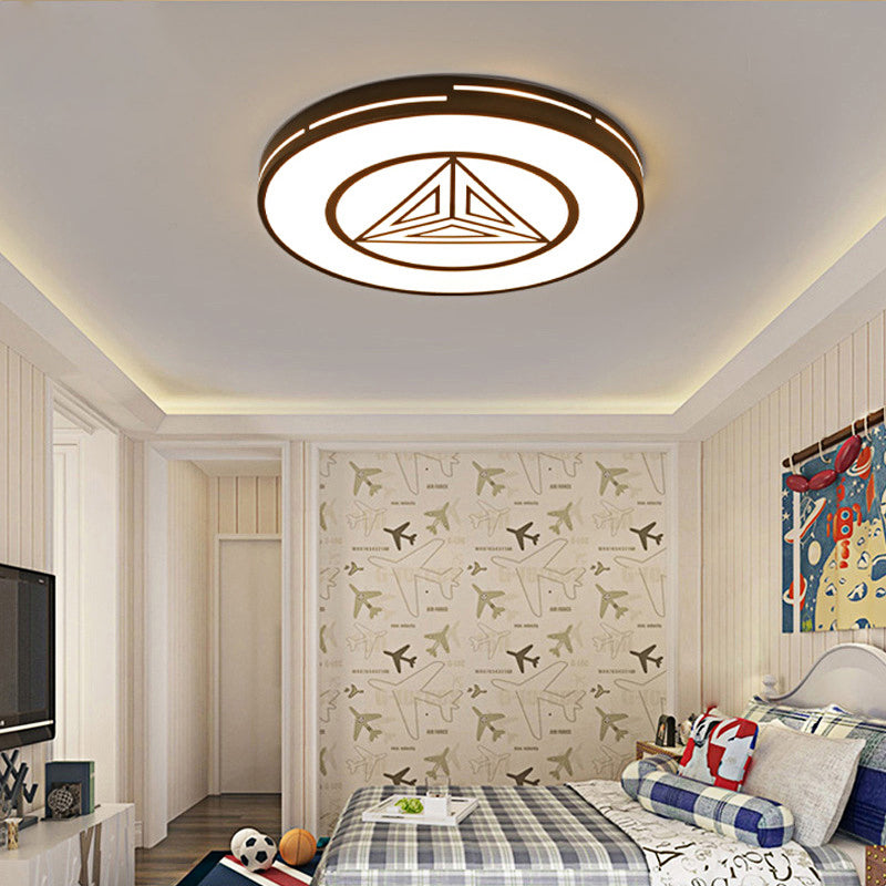 Acrylic Round Flush Mount Light with Triangle Bedroom Kitchen Modern Warm/White Lighting Ceiling Light in Black and White Clearhalo 'Ceiling Lights' 'Close To Ceiling Lights' 'Close to ceiling' 'Flush mount' Lighting' 360469