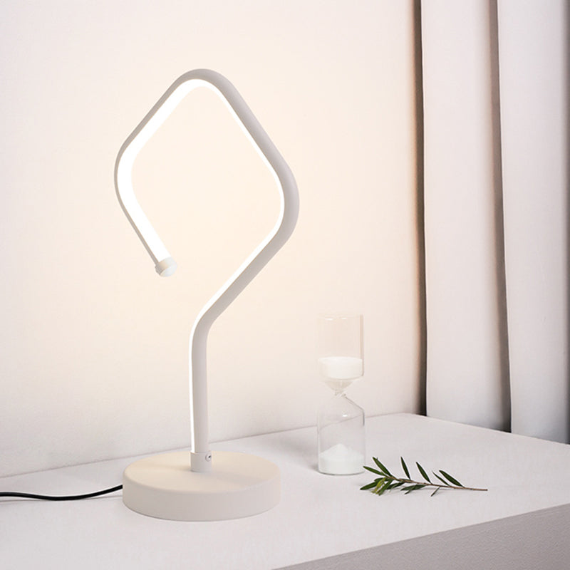 Minimalist LED Table Light White Square Small Desk Lamp with Acrylic Shade in Warm/White Light White Clearhalo 'Lamps' 'Table Lamps' Lighting' 369500