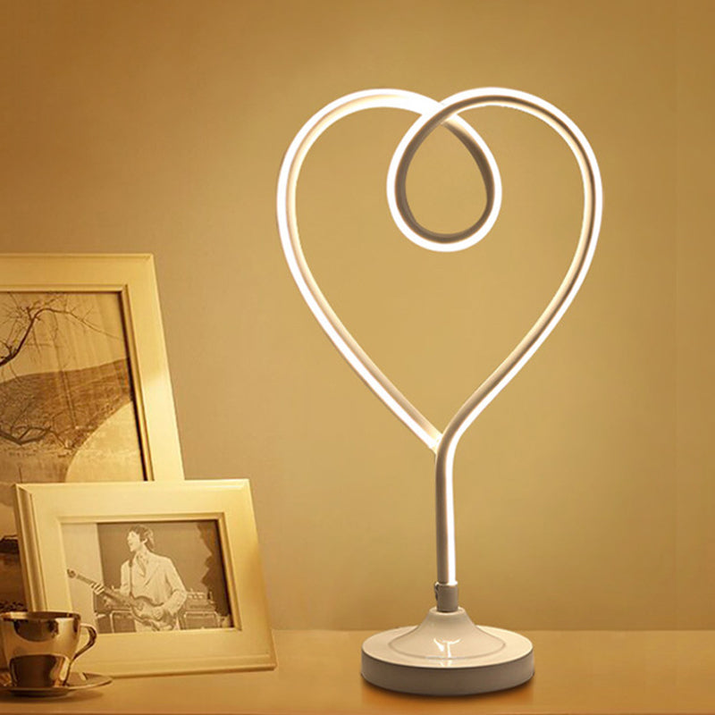 LED Living Room Desk Light Contemporary Gold/White Task Lighting with Heart Acrylic Shade White Clearhalo 'Lamps' 'Table Lamps' Lighting' 369510