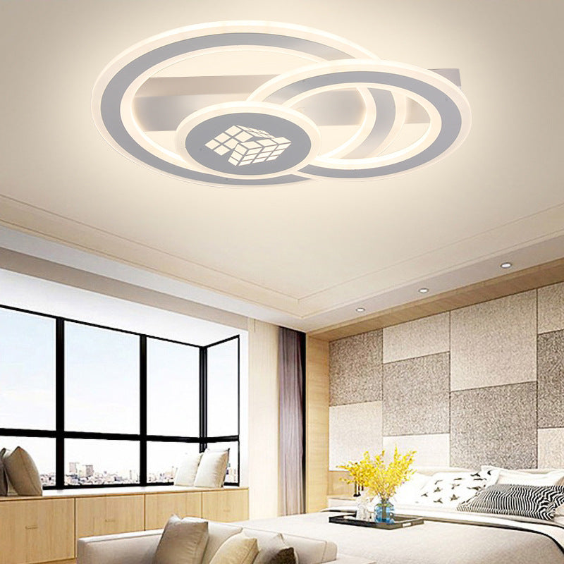 Metal Geometric Flush Ceiling Light Matte White Led Modern Flushmount Lighting in Warm/White White Round Clearhalo 'Ceiling Lights' 'Close To Ceiling Lights' 'Close to ceiling' 'Semi-flushmount' Lighting' 377621