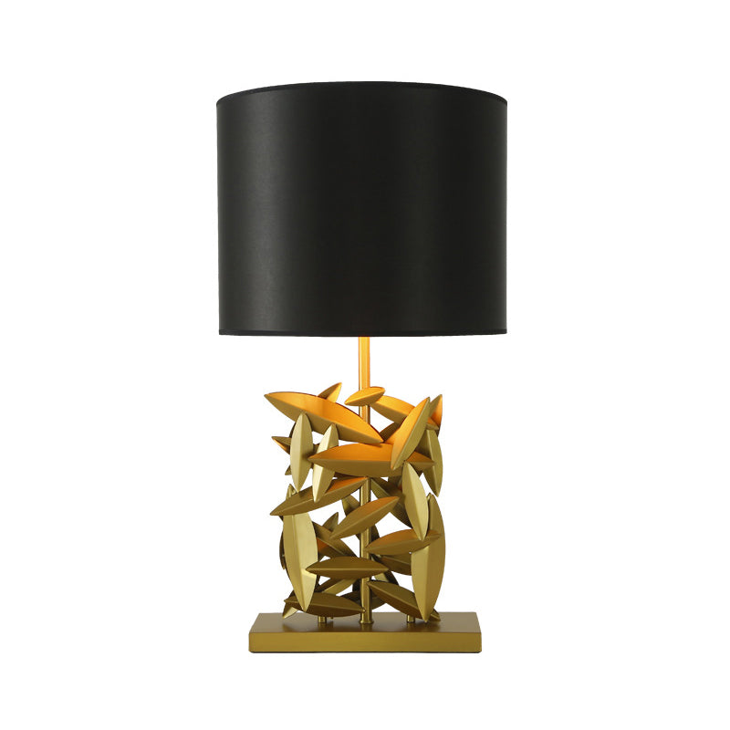 Black Barrel Table Light Modern 1 Head Fabric Desk Lamp with Gold Rectangular Metal Base Clearhalo 'Lamps' 'Table Lamps' Lighting' 384201