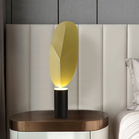 LED Leaf Task Lighting Modernist Metal Night Table Lamp in Pink/Gold for Living Room Clearhalo 'Lamps' 'Table Lamps' Lighting' 384215