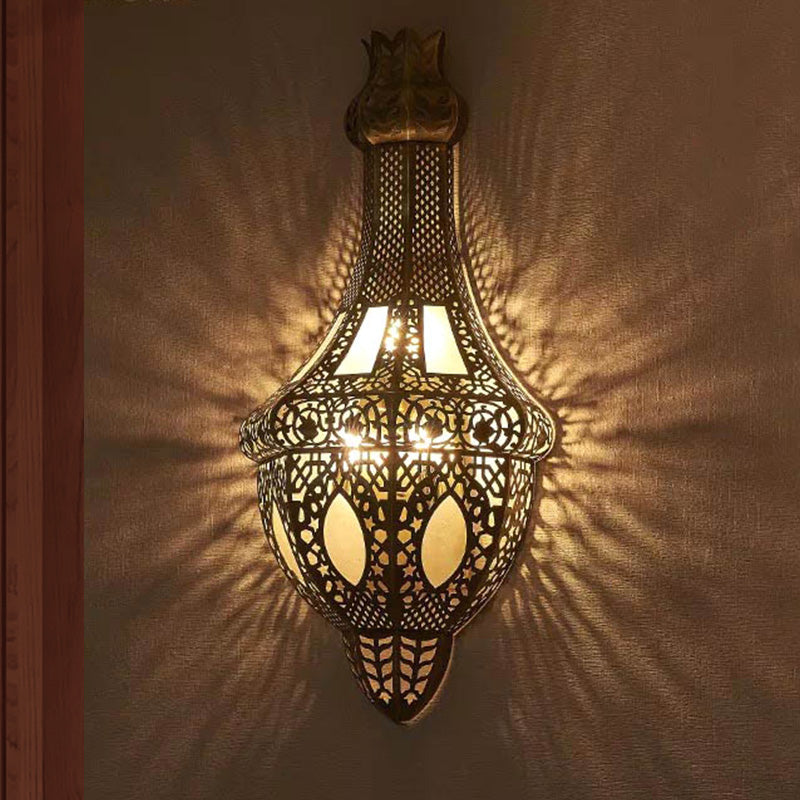 Brass 2 Bulbs Wall Lighting Fixture Antiqued Metal Vase Shaped Arab Wall Sconce Lamp Brass Clearhalo 'Wall Lamps & Sconces' 'Wall Lights' Lighting' 392304