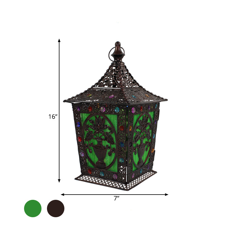 1 Head Metal Night Lighting Decorative Black/Red/Green Lantern Living Room Nightstand Light Clearhalo 'Lamps' 'Table Lamps' Lighting' 393202
