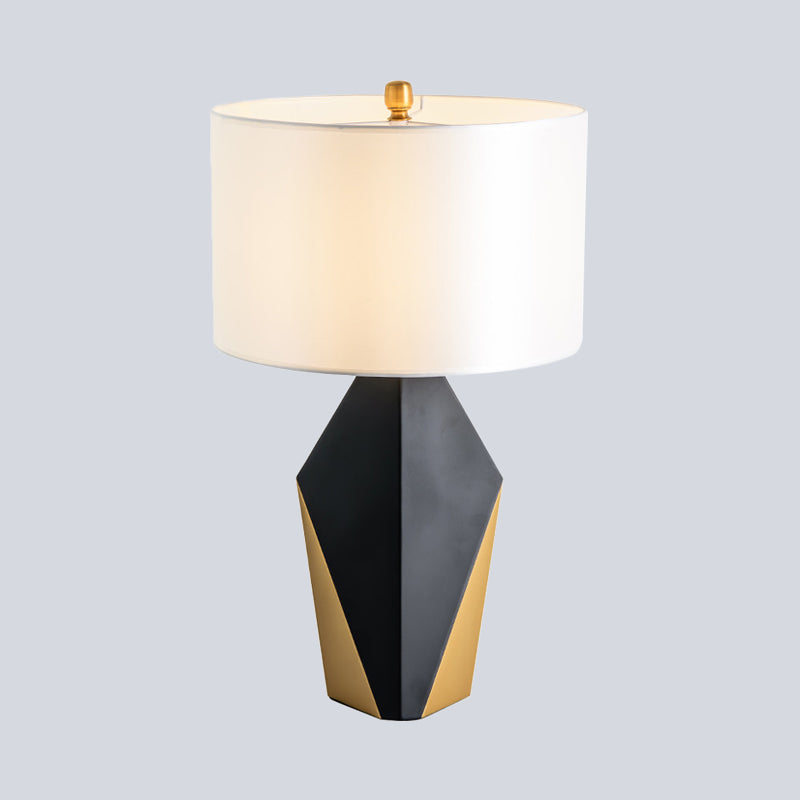 Drum Fabric Table Light Modern 1 Bulb White Reading Lamp, Geometric Black Metal Base Clearhalo 'Lamps' 'Table Lamps' Lighting' 404757