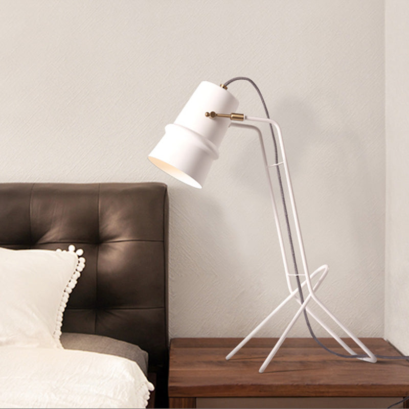 Wide Flare Nightstand Lamp Contemporary Metal 1 Bulb Reading Book Light in White Clearhalo 'Lamps' 'Table Lamps' Lighting' 405615