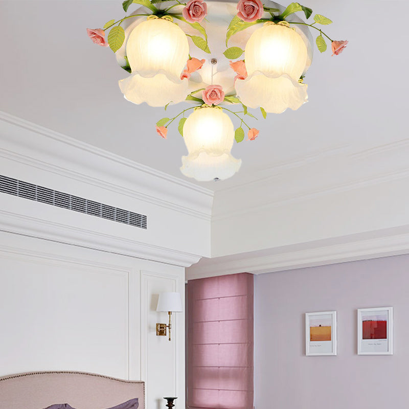 Metal White Ceiling Light Fixture Scalloped 3/5 Lights Pastoral Flush Mount Lighting for Living Room Clearhalo 'Ceiling Lights' 'Close To Ceiling Lights' 'Close to ceiling' 'Flush mount' Lighting' 407020