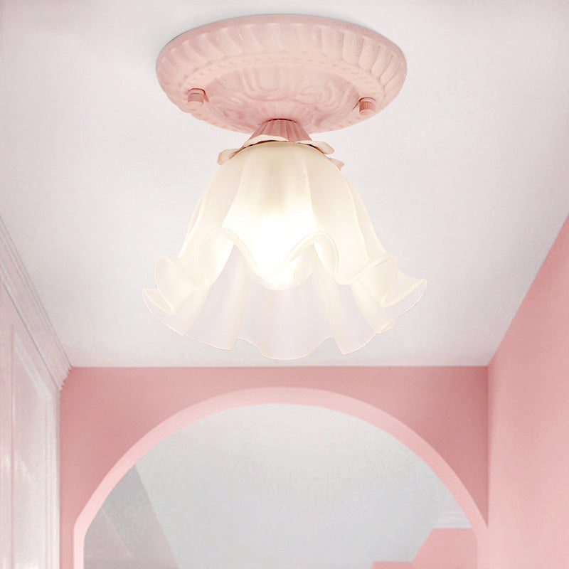 Scalloped Metal Ceiling Light Country 1 Bulb Living Room Flush Mount Lighting in White/Pink/Blue Clearhalo 'Ceiling Lights' 'Close To Ceiling Lights' 'Close to ceiling' 'Flush mount' Lighting' 407309