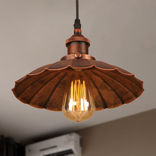 1 Light Hanging Ceiling Light with Scalloped Shade Iron Farmhouse Style Indoor Pendant Light Rust Clearhalo 'Art Deco Pendants' 'Cast Iron' 'Ceiling Lights' 'Ceramic' 'Crystal' 'Industrial Pendants' 'Industrial' 'Metal' 'Middle Century Pendants' 'Pendant Lights' 'Pendants' 'Tiffany' Lighting' 452573