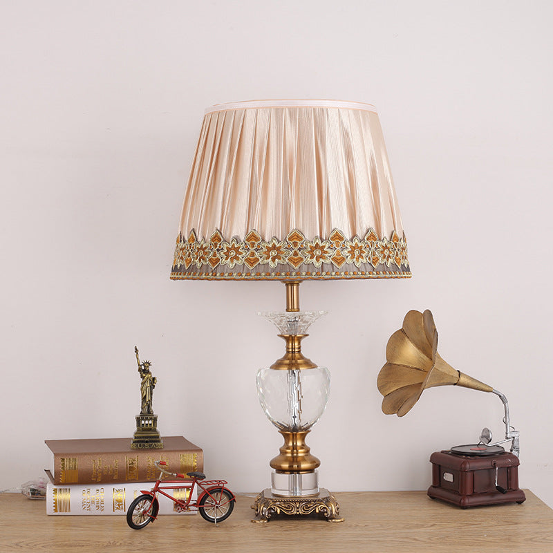 Fabric Shaded Desk Lamp Modern 1 Bulb Gold Table Light with Sculpted Metallic Base Gold Clearhalo 'Lamps' 'Table Lamps' Lighting' 464869