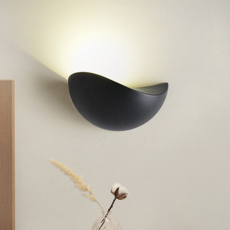Waveforms Metallic Wall Washer Light Simple Style LED Black/White Finish Wall Sconce in Warm/White Lighting for Bedside Black Clearhalo 'Cast Iron' 'Glass' 'Industrial' 'Modern wall lights' 'Modern' 'Tiffany' 'Traditional wall lights' 'Wall Lamps & Sconces' 'Wall Lights' Lighting' 493763