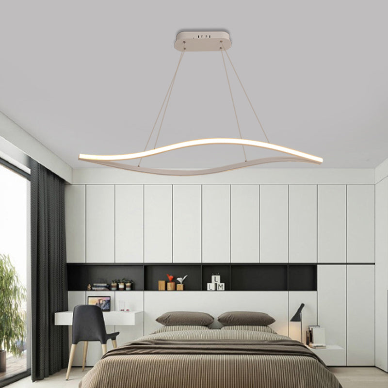 Modernist Led Chandelier Lamp with Acrylic Shade White/Black Waved Linear Hanging Light Kit in White/Warm/Natural Light, 31.5"/39"/47" Wide Clearhalo 'Ceiling Lights' 'Chandeliers' 'Modern Chandeliers' 'Modern' Lighting' 511967