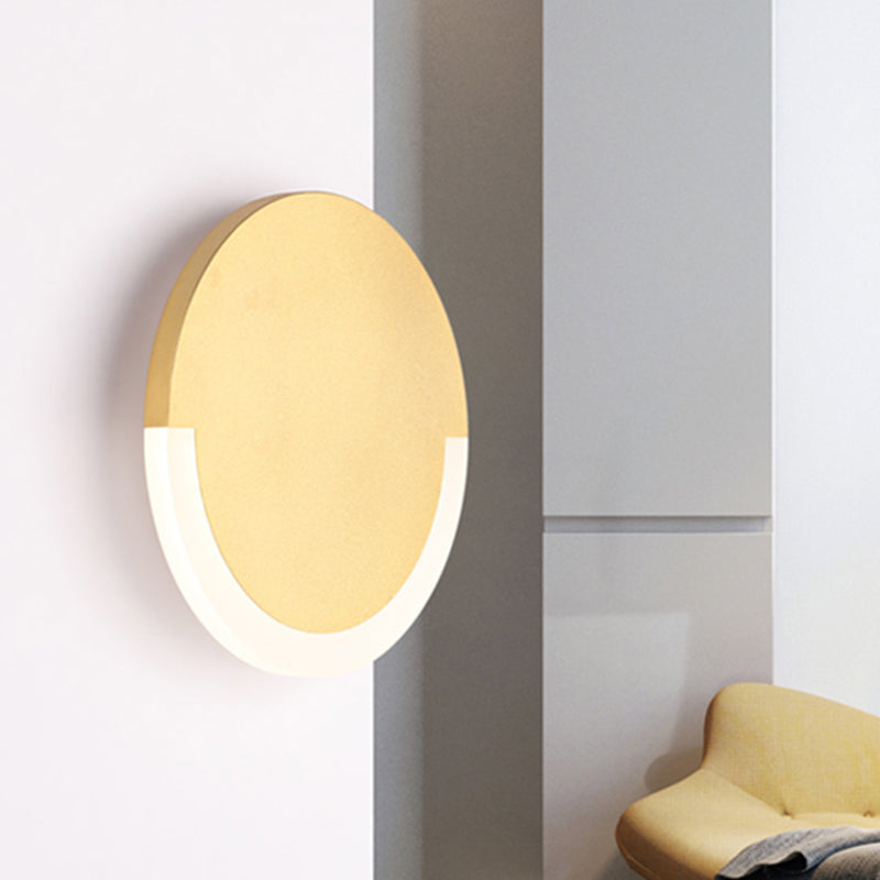 Round Acrylic Wall Sconce Simple Style White/Gold LED Wall Light Fixture in Warm/White Light for Bedroom Clearhalo 'Modern wall lights' 'Modern' 'Wall Lamps & Sconces' 'Wall Lights' Lighting' 512533