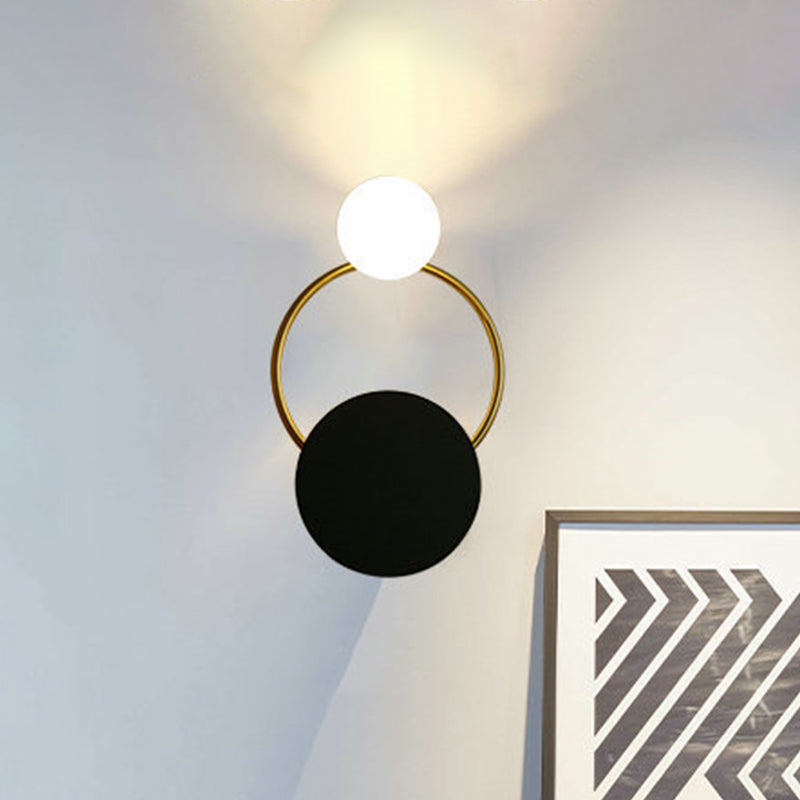 Black and Gold Round Wall Lighting Modern 1-Light Metallic Wall Mount Sconce for Bedside Clearhalo 'Cast Iron' 'Glass' 'Industrial' 'Modern wall lights' 'Modern' 'Tiffany' 'Traditional wall lights' 'Wall Lamps & Sconces' 'Wall Lights' Lighting' 512966