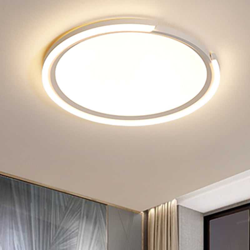 Round Acrylic Flush Mount Lighting Modern Led 15"/18"/23" Wide White/Black/Gold Flush Ceiling Lamp Fixture in Warm Light Clearhalo 'Ceiling Lights' 'Close To Ceiling Lights' 'Close to ceiling' 'Flush mount' Lighting' 513462