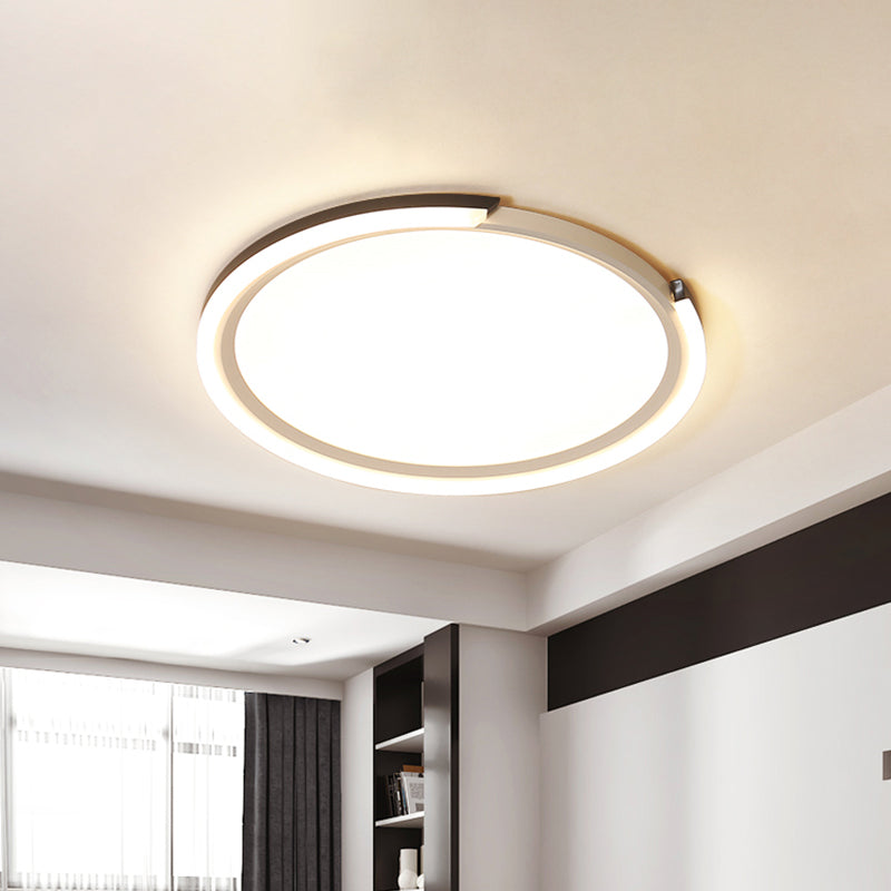 Round Acrylic Flush Mount Lighting Modern Led 15"/18"/23" Wide White/Black/Gold Flush Ceiling Lamp Fixture in Warm Light Clearhalo 'Ceiling Lights' 'Close To Ceiling Lights' 'Close to ceiling' 'Flush mount' Lighting' 513464