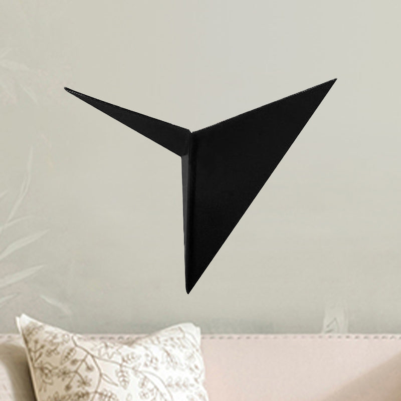 Triangle Sheet Wall lamp Contemporary Acrylic Black/White LED Wall Sconce Light in Warm/White Light Clearhalo 'Modern wall lights' 'Modern' 'Wall Lamps & Sconces' 'Wall Lights' Lighting' 519868