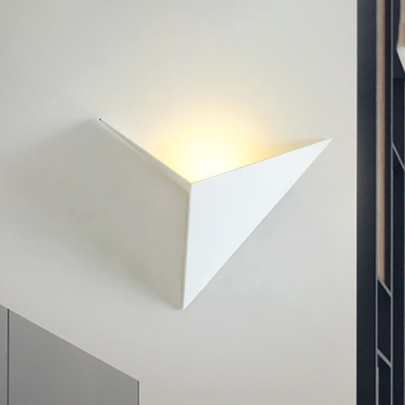 Triangle Sheet Wall lamp Contemporary Acrylic Black/White LED Wall Sconce Light in Warm/White Light Clearhalo 'Modern wall lights' 'Modern' 'Wall Lamps & Sconces' 'Wall Lights' Lighting' 519869