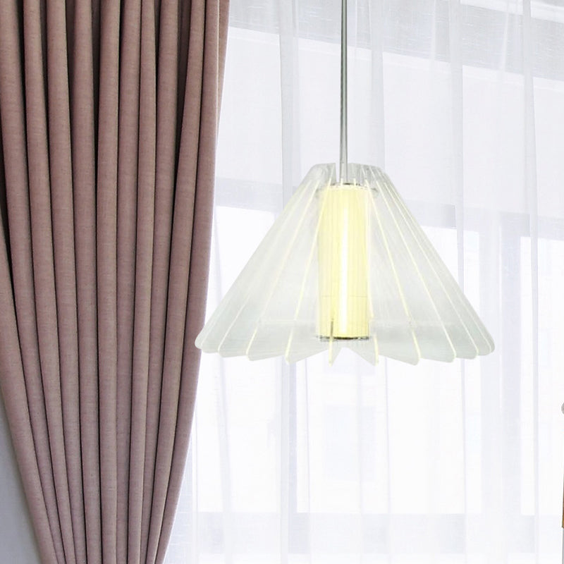 Wide Flare Pendant Lighting Modernist Clear Glass 1 Head Dining Room Ceiling Hanging Light Clearhalo 'Ceiling Lights' 'Glass shade' 'Glass' 'Modern Pendants' 'Modern' 'Pendant Lights' 'Pendants' Lighting' 559509