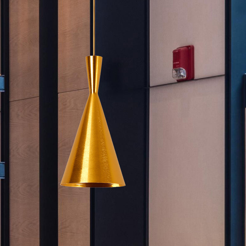 Metal Cone/Saucer/Urn Pendant Light Industrial Black/White/Gold Hanging Light with Linear/Round Canopy Clearhalo 'Ceiling Lights' 'Modern Pendants' 'Modern' 'Pendant Lights' 'Pendants' Lighting' 597580