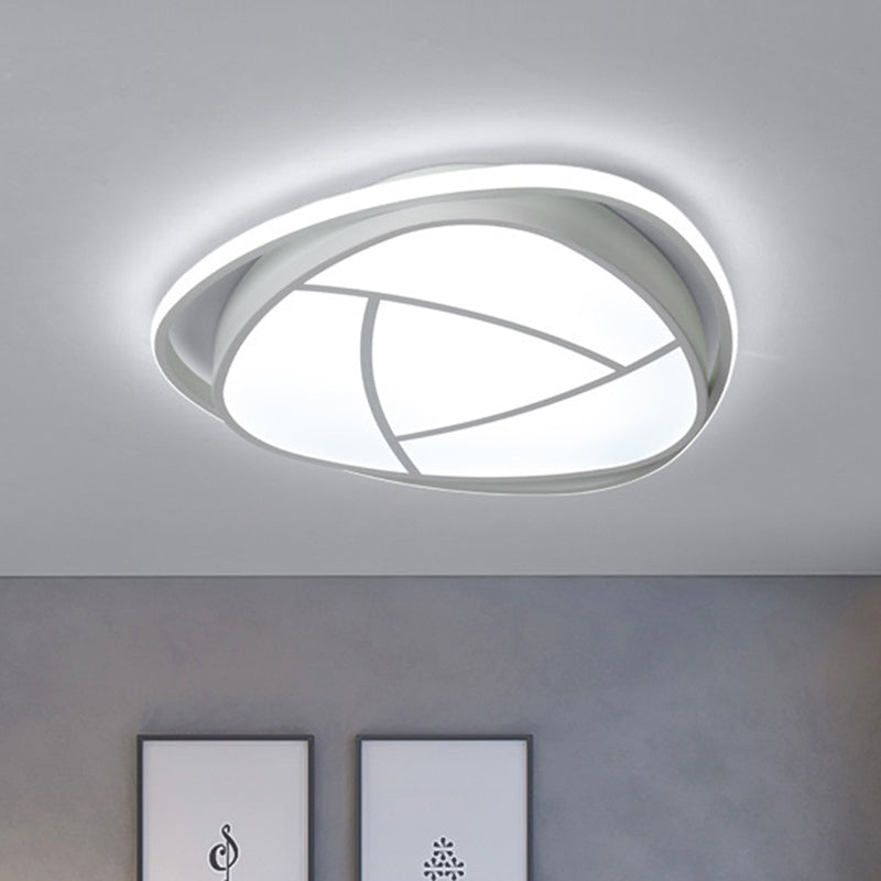 Flower Bedroom Ceiling Flush Mount Metal LED Simple Flushmount in White with Acrylic Shade Clearhalo 'Ceiling Lights' 'Close To Ceiling Lights' 'Close to ceiling' 'Flush mount' Lighting' 603644