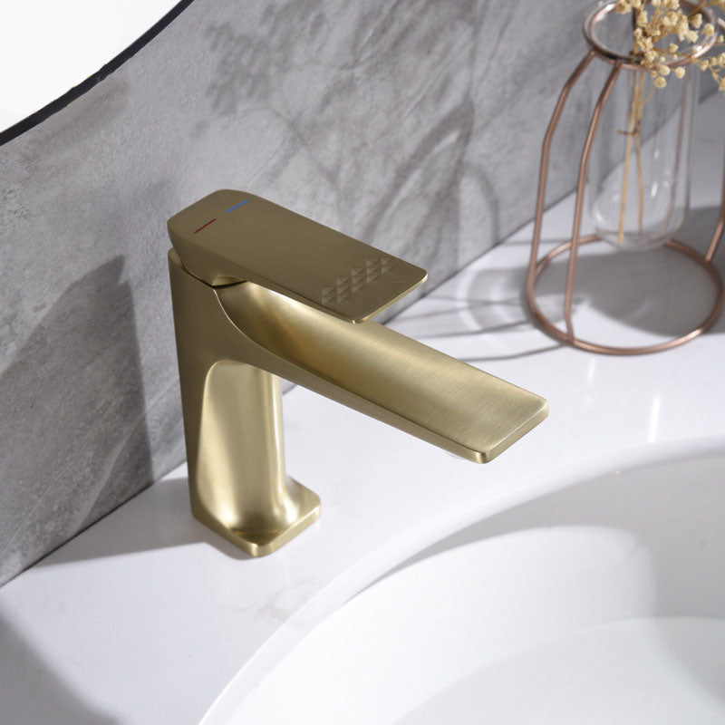 Glam Centerset Faucet Pure Color Basin Lavatory Faucet for Bathroom Clearhalo 'Bathroom Remodel & Bathroom Fixtures' 'Bathroom Sink Faucets' 'Bathroom Sinks & Faucet Components' 'bathroom_sink_faucets' 'Home Improvement' 'home_improvement' 'home_improvement_bathroom_sink_faucets' 6039691