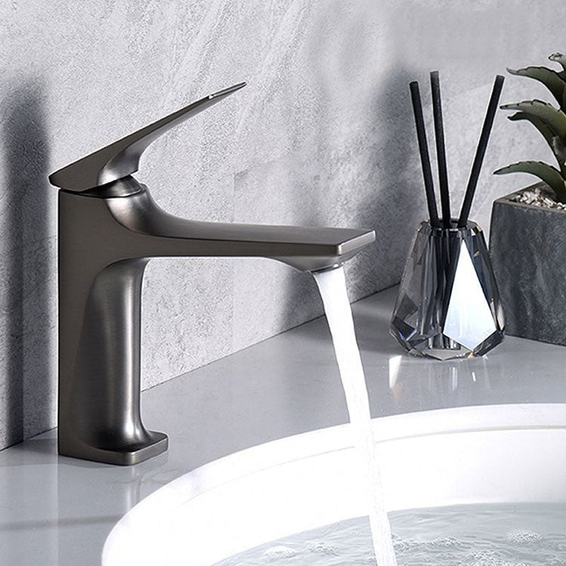 Glam Centerset Faucet Pure Color Basin Lavatory Faucet for Bathroom Clearhalo 'Bathroom Remodel & Bathroom Fixtures' 'Bathroom Sink Faucets' 'Bathroom Sinks & Faucet Components' 'bathroom_sink_faucets' 'Home Improvement' 'home_improvement' 'home_improvement_bathroom_sink_faucets' 6039714