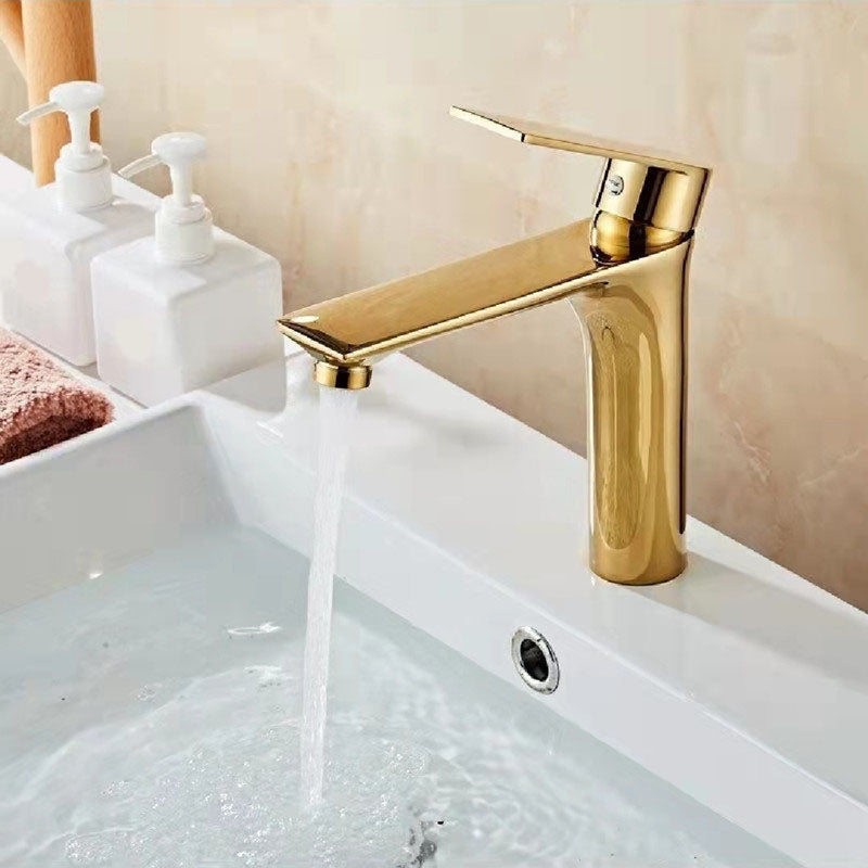 Modern Style Vessel Sink Faucet Lever Handle Copper Low Arc Vessel Faucet Dorado 7" Clearhalo 'bathroom_sink_faucets' 'Conjunta de Baño y Conjunta de Grifo' 'Coronamiento de Baño y Dispositivo de Baño' 'Grifo del lavabo del baño' 'Hogar' 'home_improvement' 'home_improvement_bathroom_sink_faucets' 'Mejoras para el hogar' 6043344