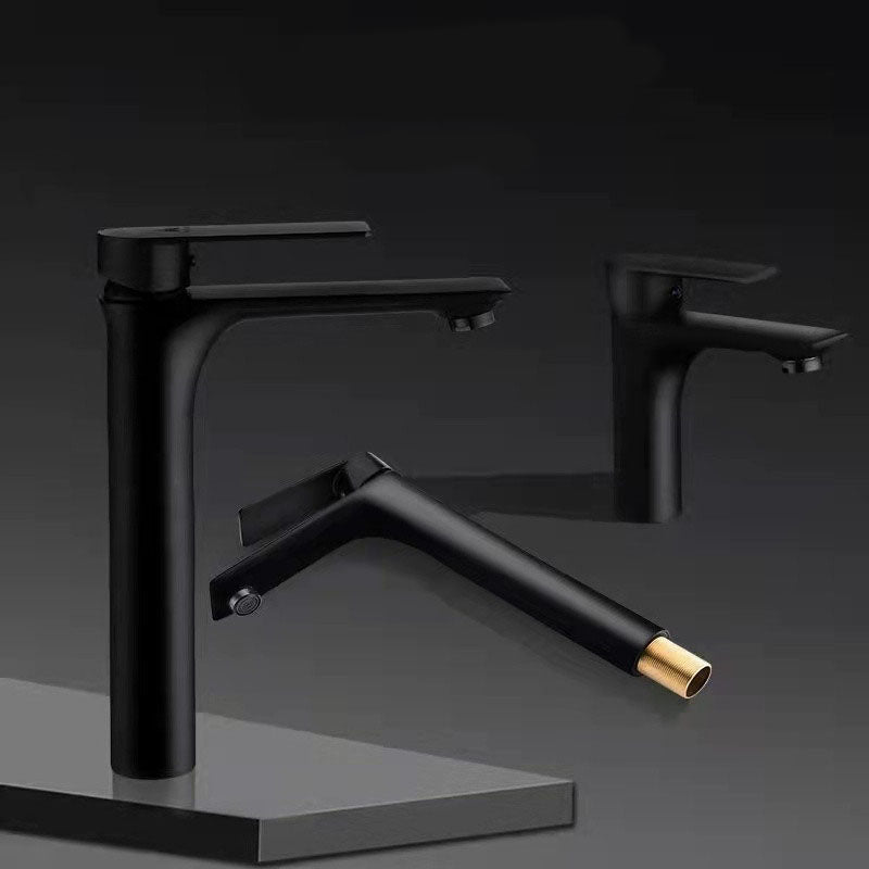 Modern Style Vessel Sink Faucet Lever Handle Copper Low Arc Vessel Faucet Clearhalo 'bathroom_sink_faucets' 'Conjunta de Baño y Conjunta de Grifo' 'Coronamiento de Baño y Dispositivo de Baño' 'Grifo del lavabo del baño' 'Hogar' 'home_improvement' 'home_improvement_bathroom_sink_faucets' 'Mejoras para el hogar' 6043355