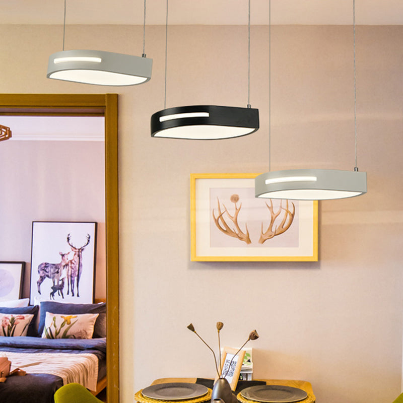 Modernism Leaf Cluster Pendant Light Metal 3 Heads Dining Room LED Suspension Lamp in Black and White Clearhalo 'Ceiling Lights' 'Modern Pendants' 'Modern' 'Pendant Lights' 'Pendants' Lighting' 612436