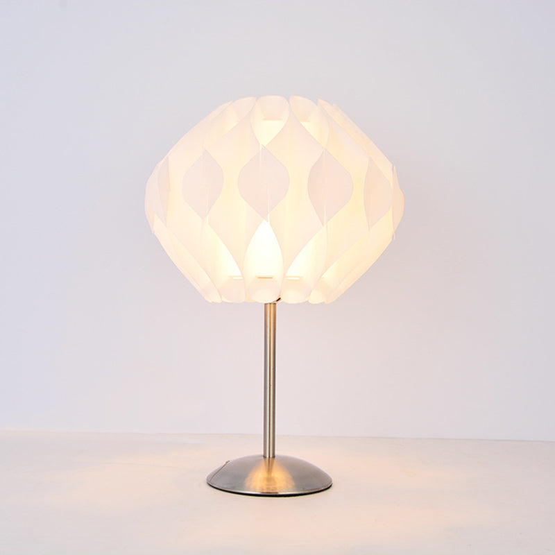 Blossom Table Light Modernist Acrylic LED White Nightstand Lamp with Round Iron Base for Bedroom Clearhalo 'Lamps' 'Table Lamps' Lighting' 612553