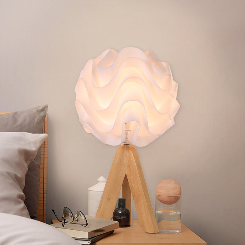 Modern Blossom Desk Light Acrylic LED Bedside Nightstand Lamp in White with Wood Tripod Clearhalo 'Lamps' 'Table Lamps' Lighting' 612563