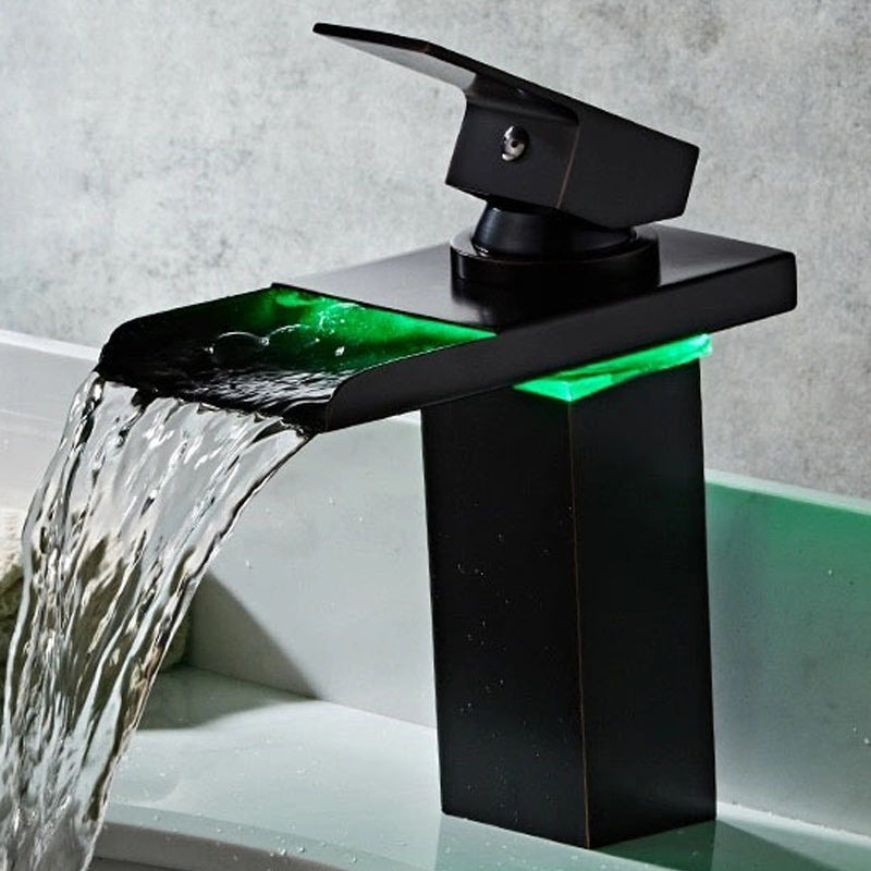 1-Handle Lavatory Faucet 1-Hole Vessel Sink Faucet with LED Lighting Nero 16,51cm Clearhalo 'Bathroom Remodel & Bathroom Fixtures' 'Bathroom Sink Faucets' 'Bathroom Sinks & Faucet Components' 'bathroom_sink_faucets' 'Casa' 'Home Improvement' 'home_improvement' 'home_improvement_bathroom_sink_faucets' 6167755