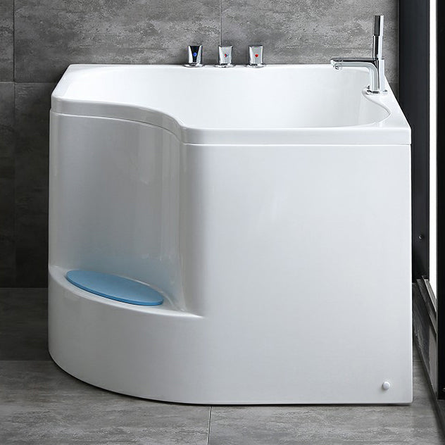 Modern Corner Soaking Bathtub White Acrylic Bathtub with Center-Front Drain Clearhalo 'Bathroom Remodel & Bathroom Fixtures' 'Bathtubs' 'Home Improvement' 'home_improvement' 'home_improvement_bathtubs' 'Showers & Bathtubs' 6176849