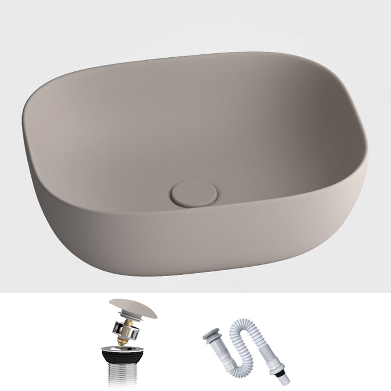 Modern Bathroom Sink Pop-Up Drain Porcelain Solid Color Oval-Shape Vessel 18.1"L x 13"W x 5.3"H Sink Clearhalo 'Bathroom Remodel & Bathroom Fixtures' 'Bathroom Sinks & Faucet Components' 'Bathroom Sinks' 'bathroom_sink' 'Home Improvement' 'home_improvement' 'home_improvement_bathroom_sink' 6176857