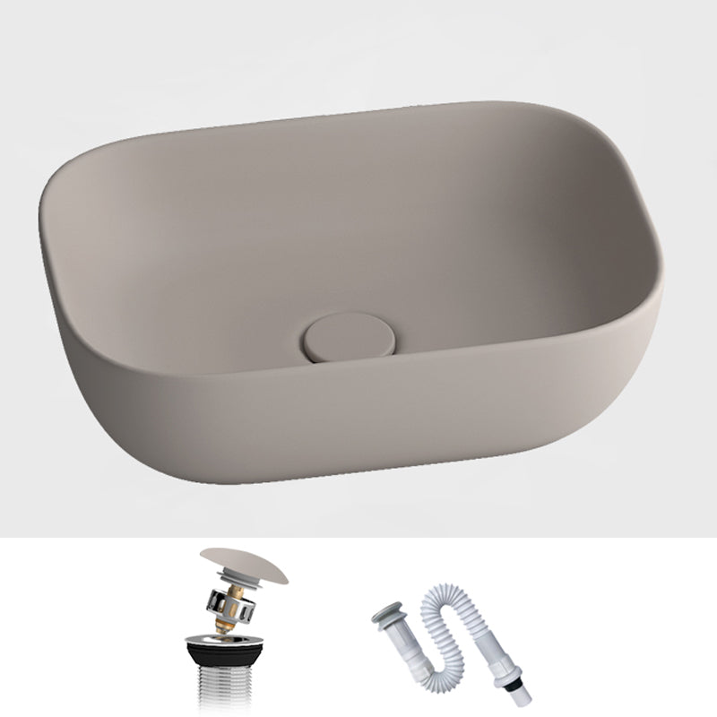 Modern Bathroom Sink Pop-Up Drain Porcelain Solid Color Oval-Shape Vessel 19.7"L x 15.7"W x 6.1"H Sink Clearhalo 'Bathroom Remodel & Bathroom Fixtures' 'Bathroom Sinks & Faucet Components' 'Bathroom Sinks' 'bathroom_sink' 'Home Improvement' 'home_improvement' 'home_improvement_bathroom_sink' 6176858