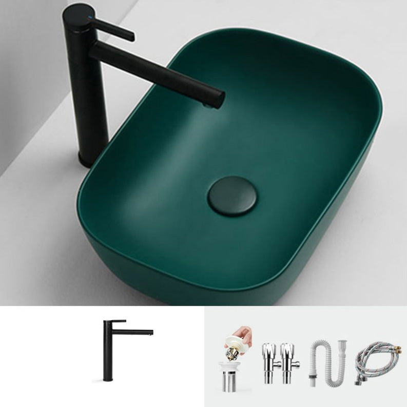 Contemporary Bathroom Sink Pop-Up Drain Porcelain Solid Color Rectangular Vessel Sink 19.7"L x 15.7"W x 5.7"H Green Sink with Faucet Clearhalo 'Bathroom Remodel & Bathroom Fixtures' 'Bathroom Sinks & Faucet Components' 'Bathroom Sinks' 'bathroom_sink' 'Home Improvement' 'home_improvement' 'home_improvement_bathroom_sink' 6177652