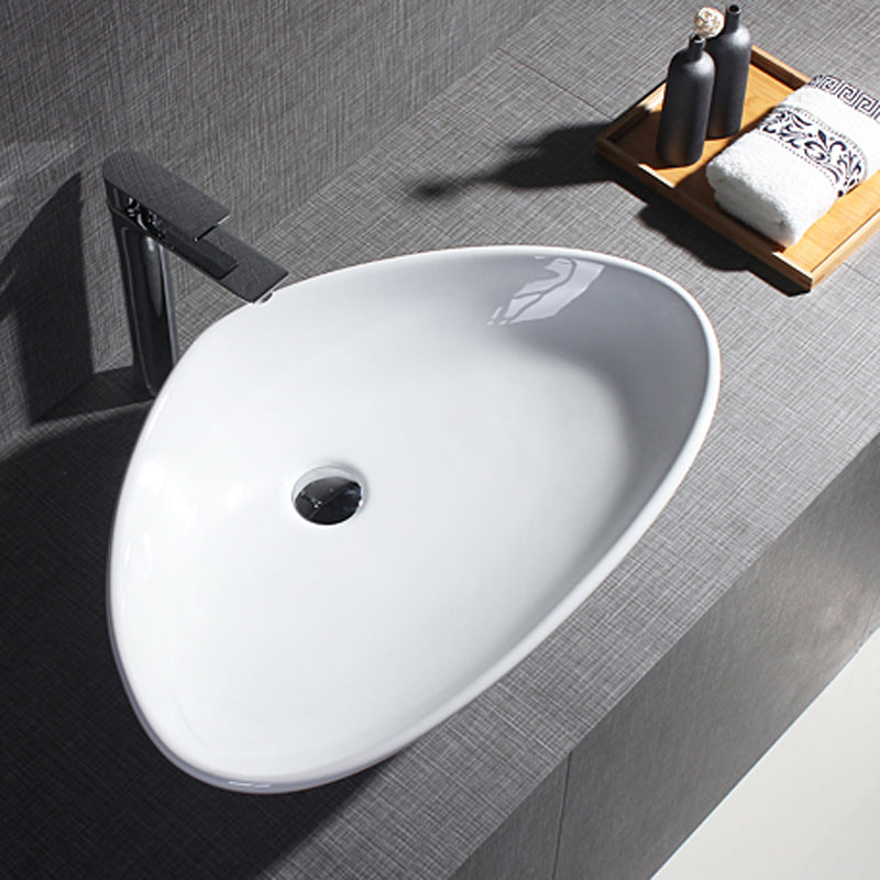 Modern Bathroom Sink Porcelain Pop-Up Drain Oval-Shape Vessel Sink (Faucet Not Included) Clearhalo 'Bathroom Remodel & Bathroom Fixtures' 'Bathroom Sinks & Faucet Components' 'Bathroom Sinks' 'bathroom_sink' 'Home Improvement' 'home_improvement' 'home_improvement_bathroom_sink' 6197572