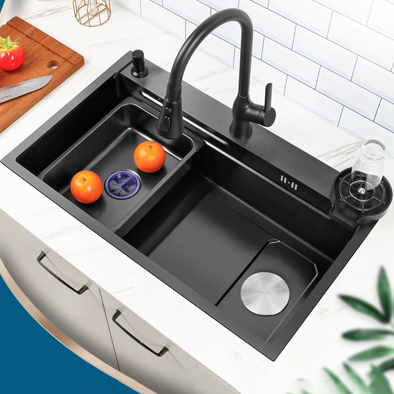 Contemporary Kitchen Sink Stainless Steel Kitchen Sink with Drain Assembly Clearhalo 'Home Improvement' 'home_improvement' 'home_improvement_kitchen_sinks' 'Kitchen Remodel & Kitchen Fixtures' 'Kitchen Sinks & Faucet Components' 'Kitchen Sinks' 'kitchen_sinks' 6211909