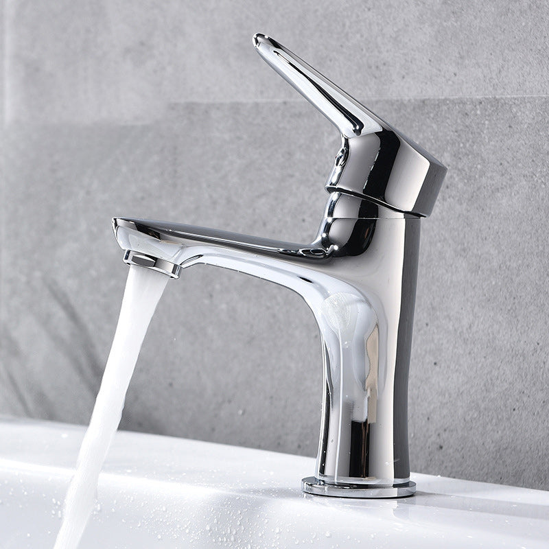 Basic Metal Sink Faucet Silver Bathroom Faucet with Lever Handle Clearhalo 'Bathroom Remodel & Bathroom Fixtures' 'Bathroom Sink Faucets' 'Bathroom Sinks & Faucet Components' 'bathroom_sink_faucets' 'Home Improvement' 'home_improvement' 'home_improvement_bathroom_sink_faucets' 6255456