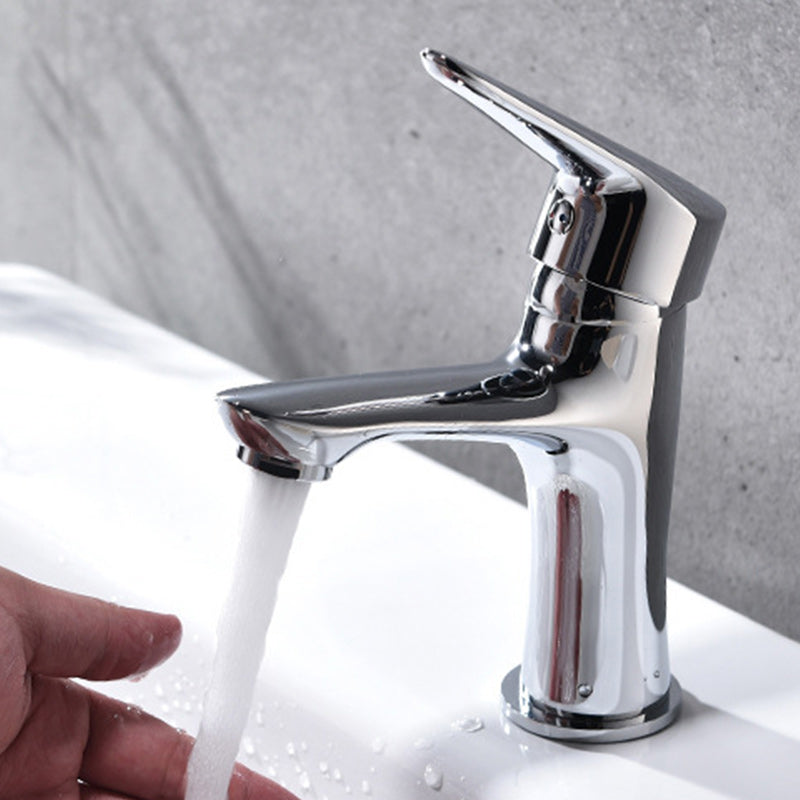 Basic Metal Sink Faucet Silver Bathroom Faucet with Lever Handle Clearhalo 'Bathroom Remodel & Bathroom Fixtures' 'Bathroom Sink Faucets' 'Bathroom Sinks & Faucet Components' 'bathroom_sink_faucets' 'Home Improvement' 'home_improvement' 'home_improvement_bathroom_sink_faucets' 6255463