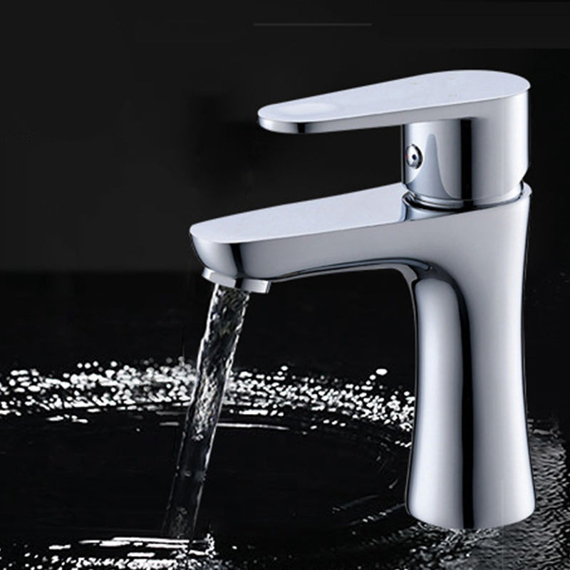 Basic Metal Sink Faucet Silver Bathroom Faucet with Lever Handle Clearhalo 'Bathroom Remodel & Bathroom Fixtures' 'Bathroom Sink Faucets' 'Bathroom Sinks & Faucet Components' 'bathroom_sink_faucets' 'Home Improvement' 'home_improvement' 'home_improvement_bathroom_sink_faucets' 6255466