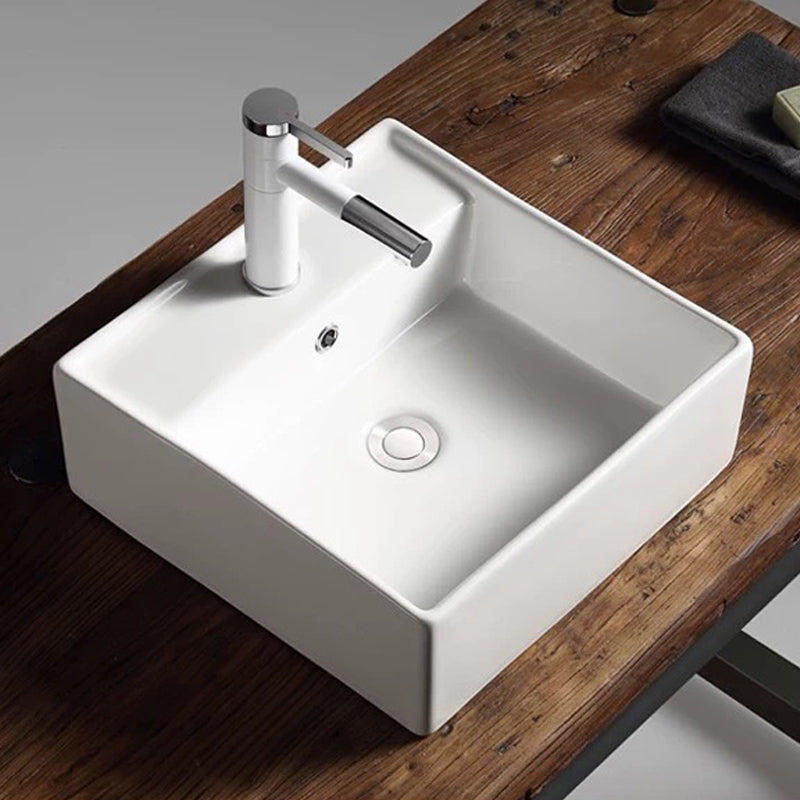 Modern Vessel Bathroom Sink Porcelain Oval with Pop-Up Drain Bathroom Sink Clearhalo 'Bathroom Remodel & Bathroom Fixtures' 'Bathroom Sinks & Faucet Components' 'Bathroom Sinks' 'bathroom_sink' 'Home Improvement' 'home_improvement' 'home_improvement_bathroom_sink' 6255953