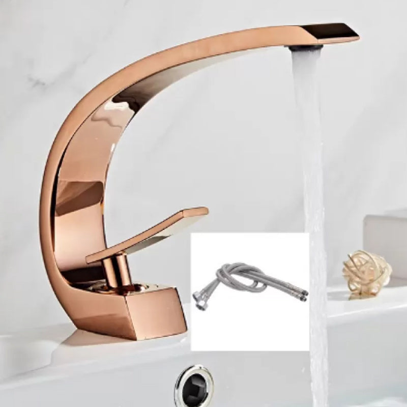 Light Luxury Bathroom Faucet Single Hole Basin Lavatory Faucet with Lever Handle Ouro Rosa Supply Lines Included Clearhalo 'bathroom_sink_faucets' 'Conjuntos de Torneiras de Lavatório e Banheiro' 'home_improvement' 'home_improvement_bathroom_sink_faucets' 'Mobiliário Doméstico' 'Página inicial' 'Renovação e equipamento de casa de banho' 'Torneira para lavatório de banheiro' 6272528