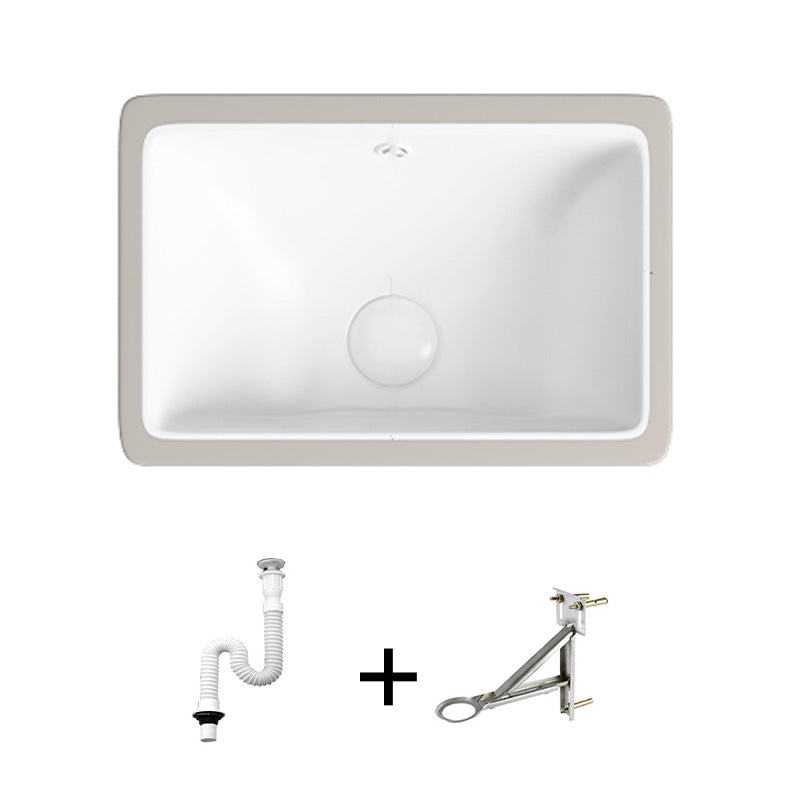 Modern Bathroom Sink Pop-Up Drain Porcelain Solid Color Oval-Shape Vessel Lavatory Sink 17"L x 11"W x 6"H Sink Clearhalo 'Bathroom Remodel & Bathroom Fixtures' 'Bathroom Sinks & Faucet Components' 'Bathroom Sinks' 'bathroom_sink' 'Home Improvement' 'home_improvement' 'home_improvement_bathroom_sink' 6298773