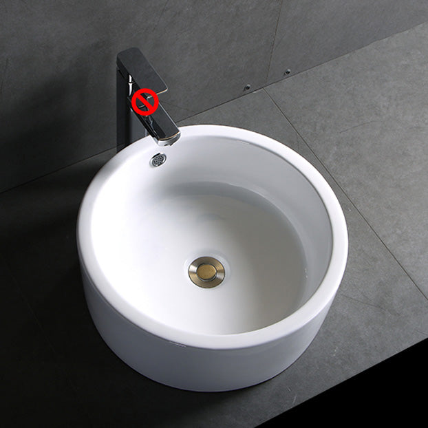 Modern Bathroom Sink Porcelain Pop-Up Drain Round Vessel Bathroom Sink 14.4"L x 14.4"W x 5.9"H Clearhalo 'Bathroom Remodel & Bathroom Fixtures' 'Bathroom Sinks & Faucet Components' 'Bathroom Sinks' 'bathroom_sink' 'Home Improvement' 'home_improvement' 'home_improvement_bathroom_sink' 6298810